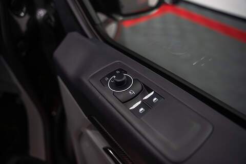 Ford Transit Custom LV-RF PV Limited 320 L2 3 Seater 2.5L PHEV - U307