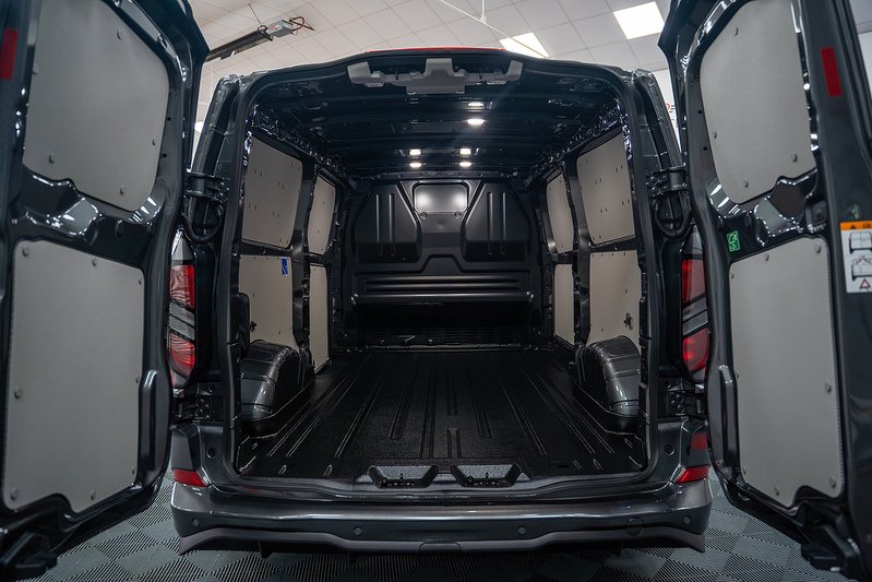 Ford Transit Custom LV-RF PV Limited 320 L2 3 Seater 2.5L PHEV - U307