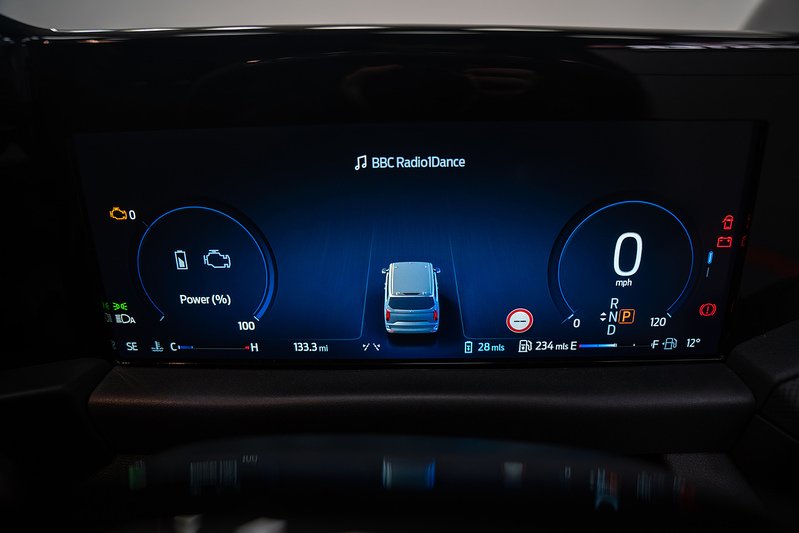 Ford Transit Custom LV-RF PV Limited 320 L2 3 Seater 2.5L PHEV - U307