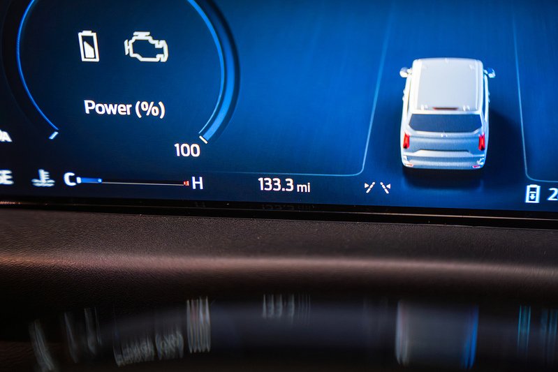 Ford Transit Custom LV-RF PV Limited 320 L2 3 Seater 2.5L PHEV - U307