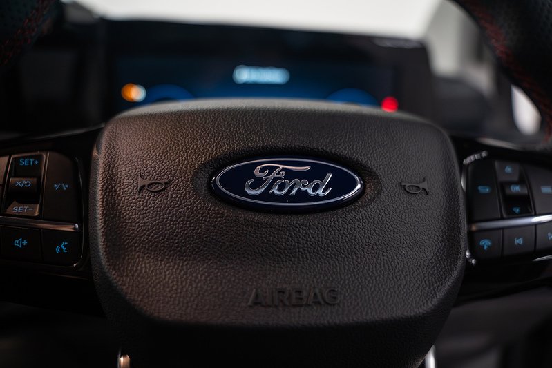 Ford Transit Custom LV-RF PV Limited 320 L2 3 Seater 2.5L PHEV - U307