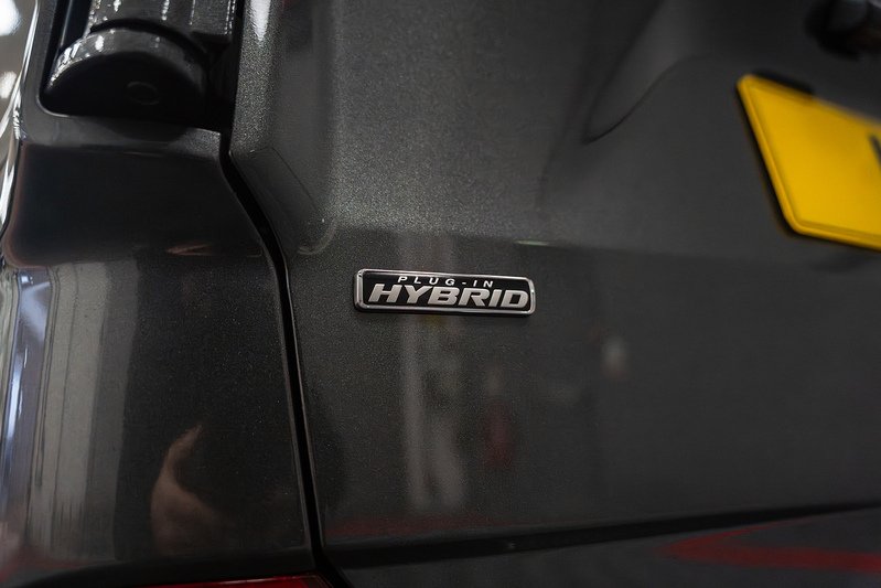 Ford Transit Custom LV-RF PV Limited 320 L2 3 Seater 2.5L PHEV - U307