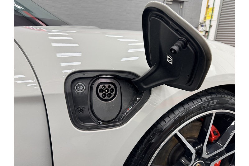 Porsche Taycan Performance Plus 4S - U309