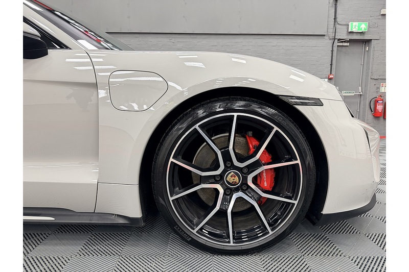 Porsche Taycan Performance Plus 4S - U309