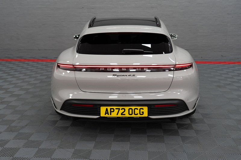 Porsche Taycan Performance Plus 4S - U309