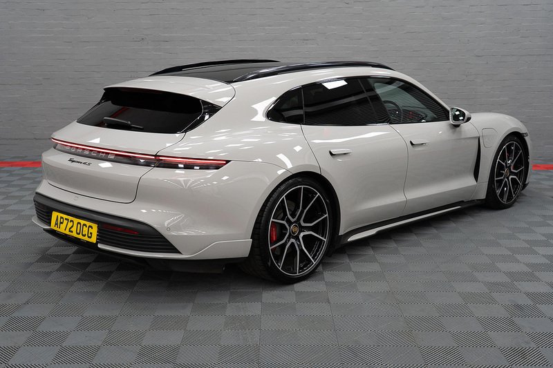 Porsche Taycan Performance Plus 4S - U309