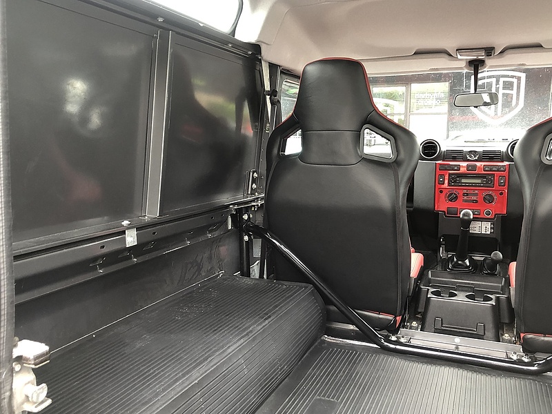 Land Rover Defender 90 TDCi County - U1067