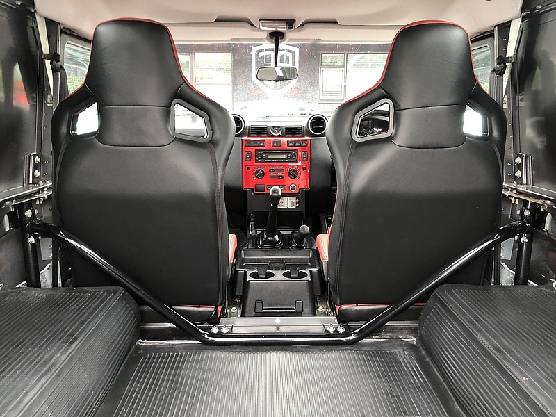 Land Rover Defender 90 TDCi County - U1067