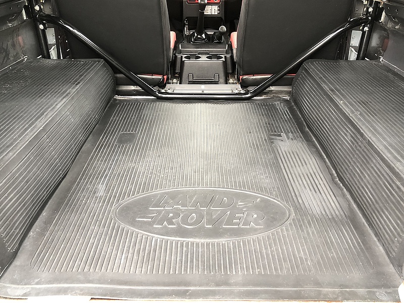 Land Rover Defender 90 TDCi County - U1067