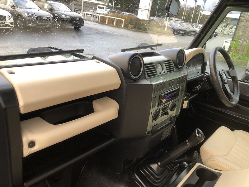 Land Rover Defender 90 TDCi - U1269