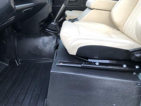 Land Rover Defender 90 TDCi - U1269