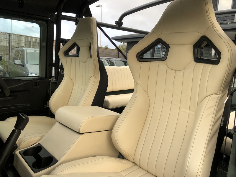 Land Rover Defender 90 TDCi - U1269