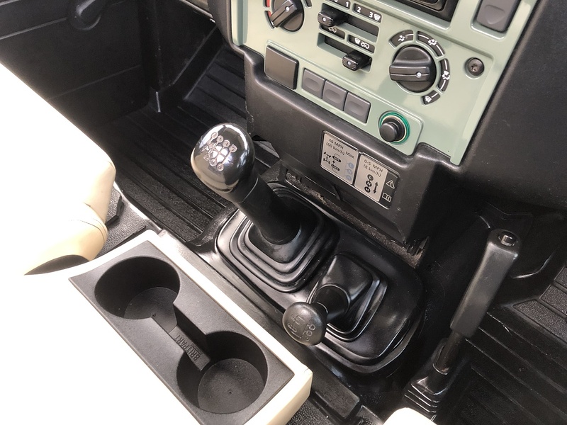 Land Rover Defender 90 TDCi - U1269