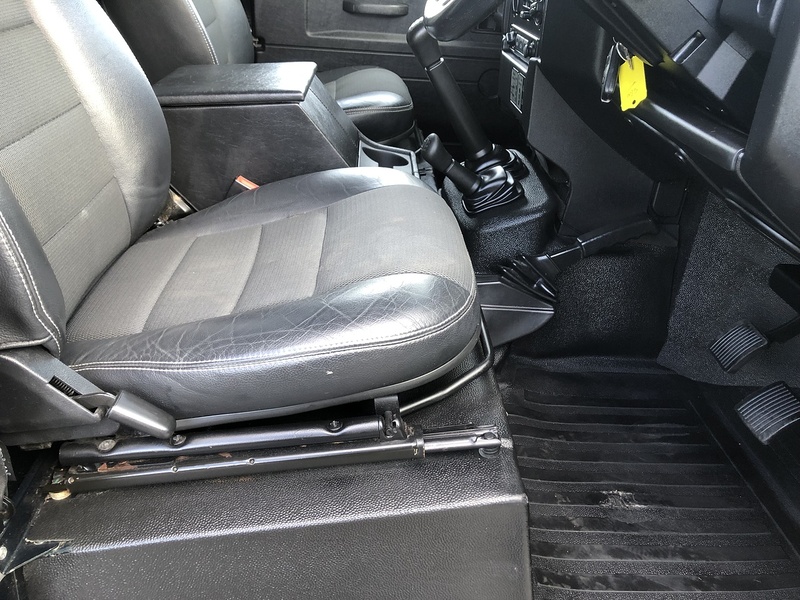 Land Rover Defender 90 TDCi XS - U1441