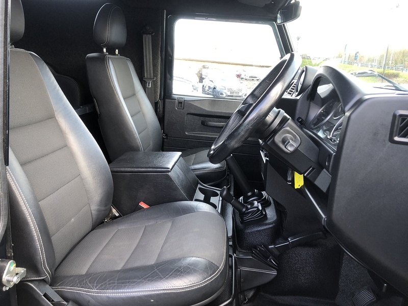 Land Rover Defender 90 TDCi XS - U1441