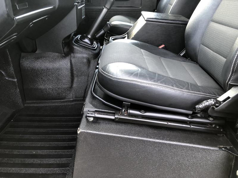 Land Rover Defender 90 TDCi XS - U1441