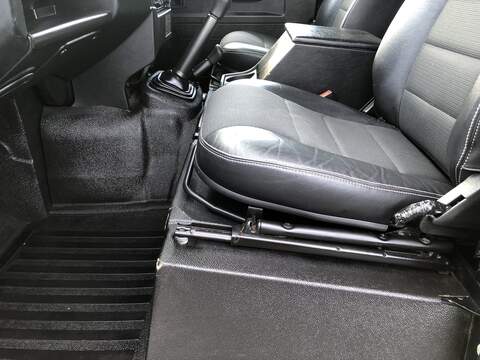 Land Rover Defender 90 TDCi XS - U1441