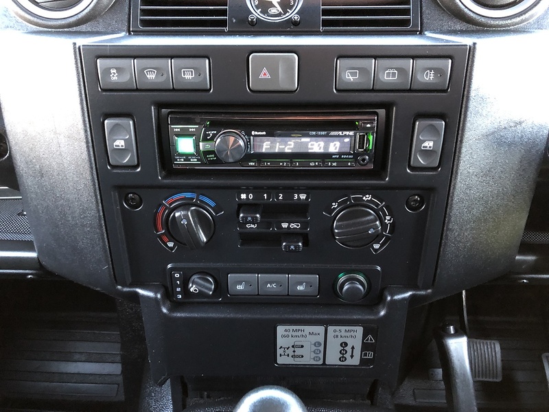 Land Rover Defender 90 TDCi XS - U1441