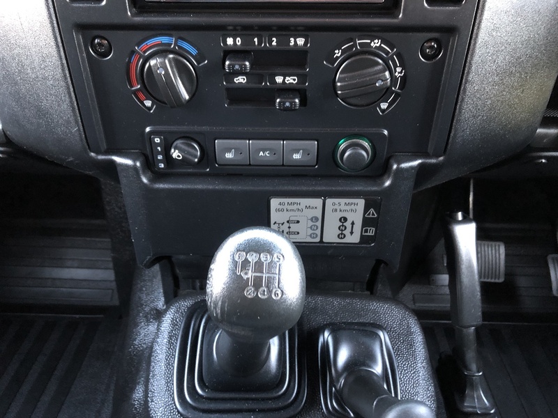 Land Rover Defender 90 TDCi XS - U1441