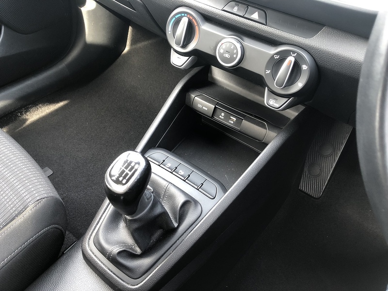 Kia Stonic T-GDi 2 - U1542