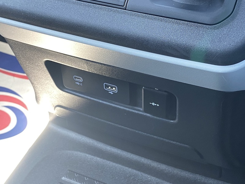 Land Rover Defender 90 D200 MHEV - U1552