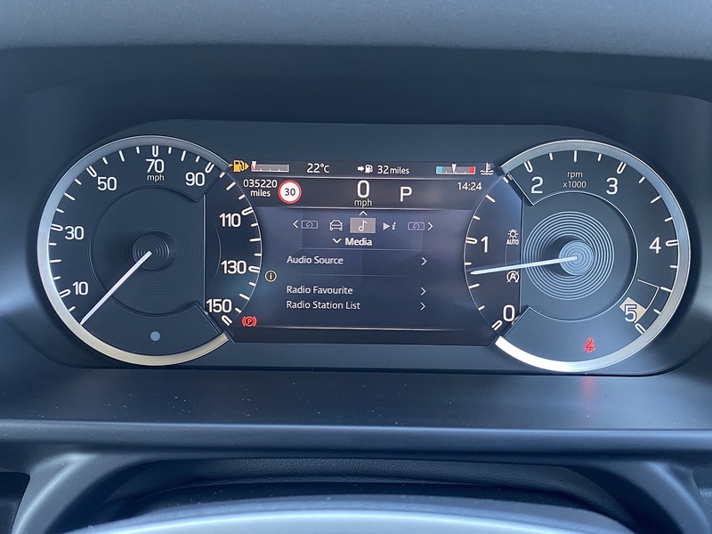 Land Rover Defender 90 D200 MHEV - U1552