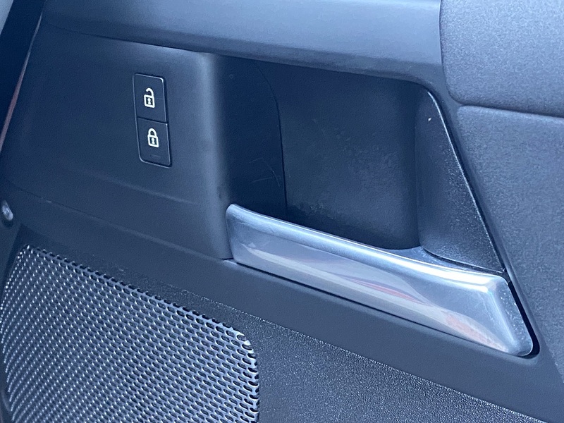 Land Rover Defender 90 D200 MHEV - U1552