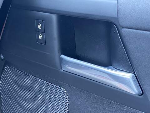 Land Rover Defender 90 D200 MHEV - U1552