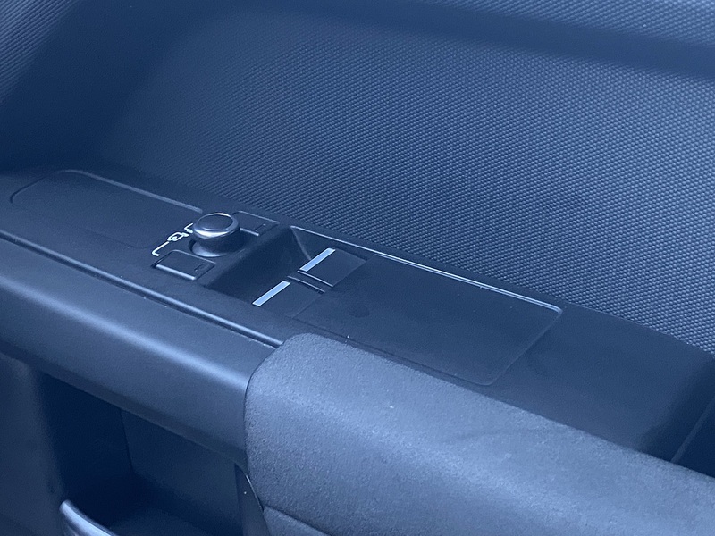 Land Rover Defender 90 D200 MHEV - U1552