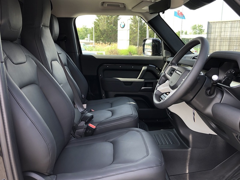 Land Rover Defender 90 D200 MHEV - U1552