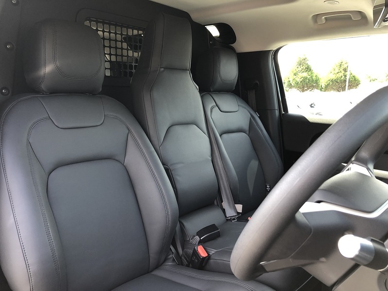 Land Rover Defender 90 D200 MHEV - U1552