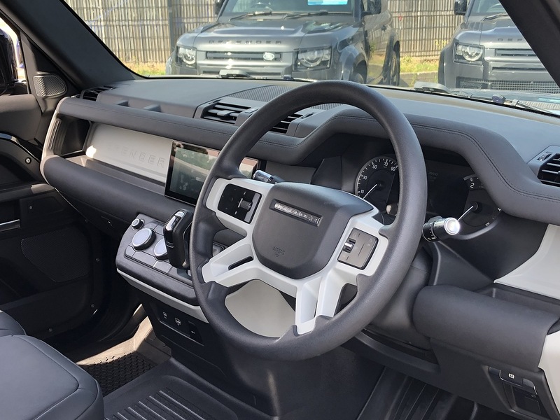 Land Rover Defender 90 D200 MHEV - U1552