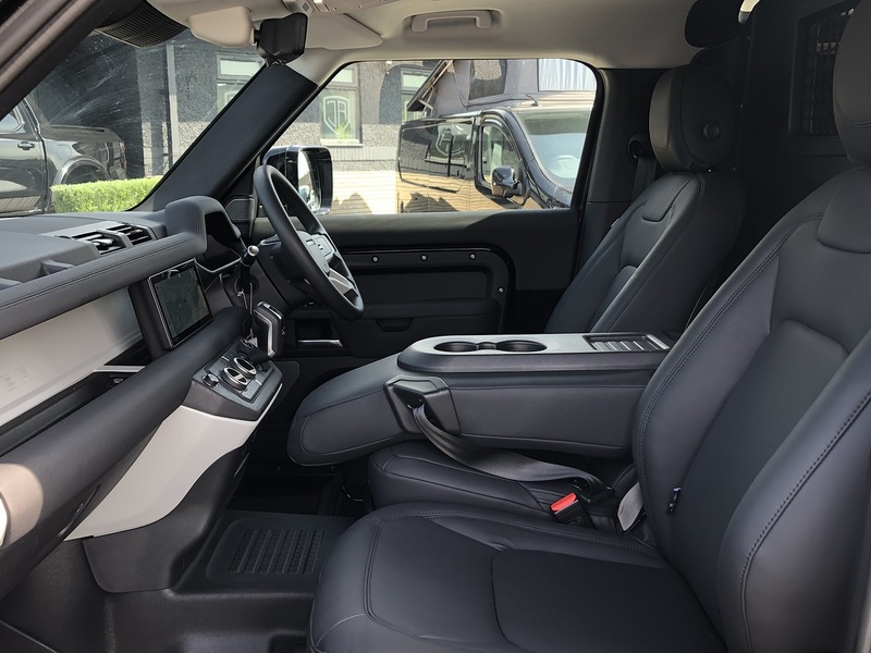 Land Rover Defender 90 D200 MHEV - U1552