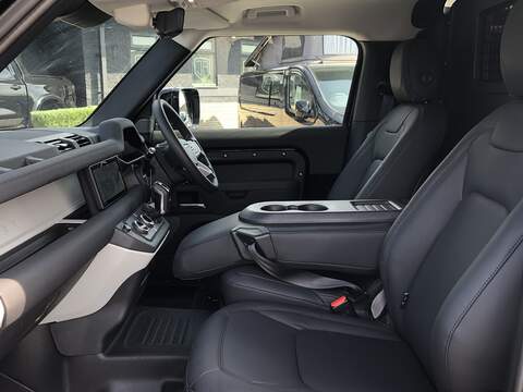 Land Rover Defender 90 D200 MHEV - U1552