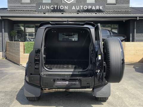 Land Rover Defender 90 D200 MHEV - U1552