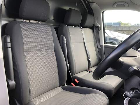 Volkswagen Transporter TDI T28 Highline - U1571