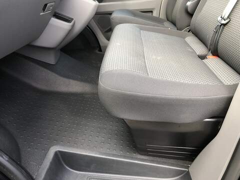 Volkswagen Transporter TDI T28 Highline - U1571