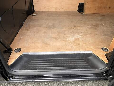 Volkswagen Transporter TDI T28 Highline - U1571