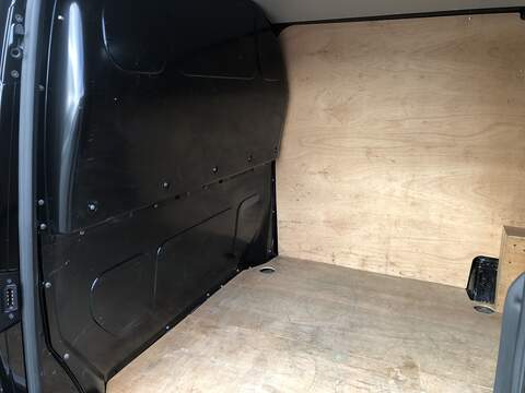 Volkswagen Transporter TDI T28 Highline - U1571