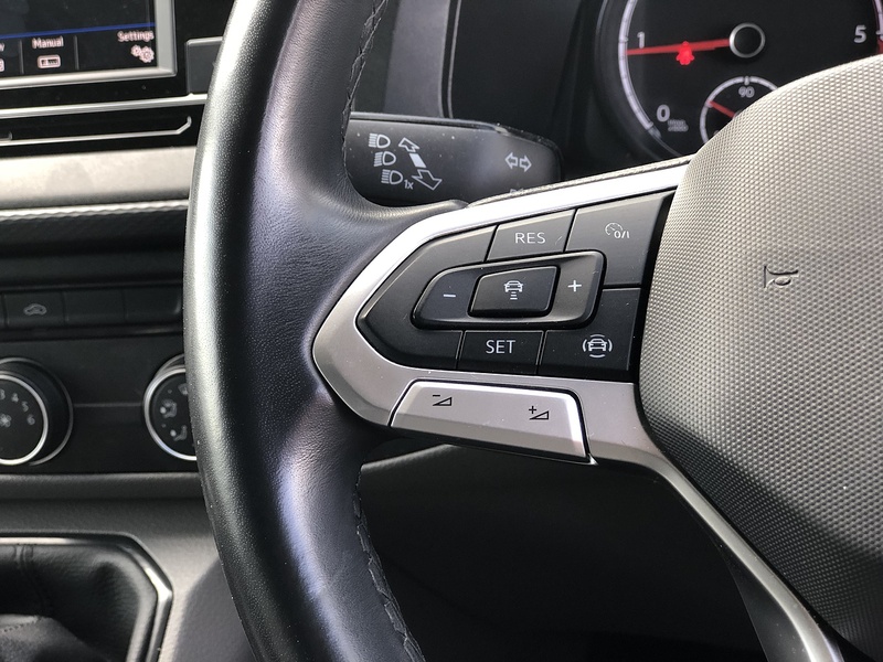 Volkswagen Transporter TDI T28 Highline - U1571