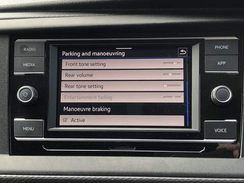 Volkswagen Transporter TDI T28 Highline - U1571