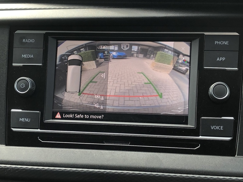 Volkswagen Transporter TDI T28 Highline - U1571