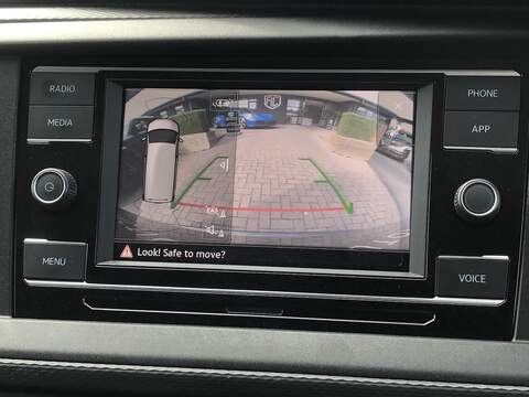 Volkswagen Transporter TDI T28 Highline - U1571