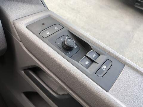 Volkswagen Transporter TDI T28 Highline - U1571