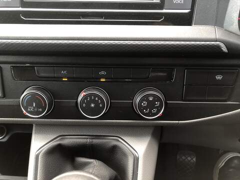 Volkswagen Transporter TDI T28 Highline - U1571