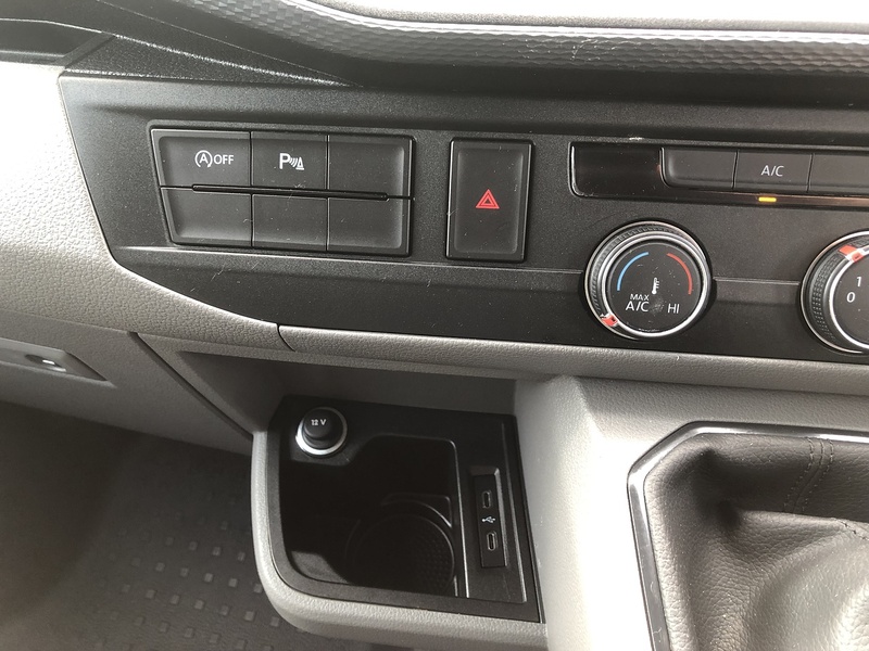 Volkswagen Transporter TDI T28 Highline - U1571