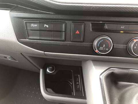 Volkswagen Transporter TDI T28 Highline - U1571