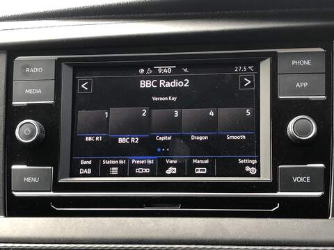 Volkswagen Transporter TDI T28 Highline - U1571