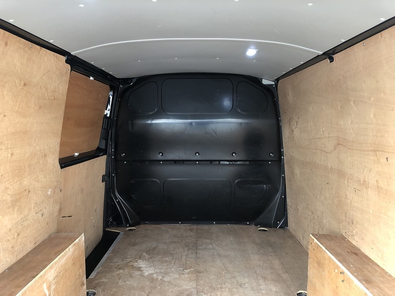 Volkswagen Transporter TDI T28 Highline - U1571