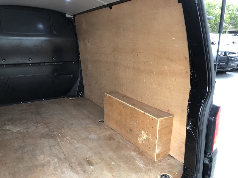 Volkswagen Transporter TDI T28 Highline - U1571